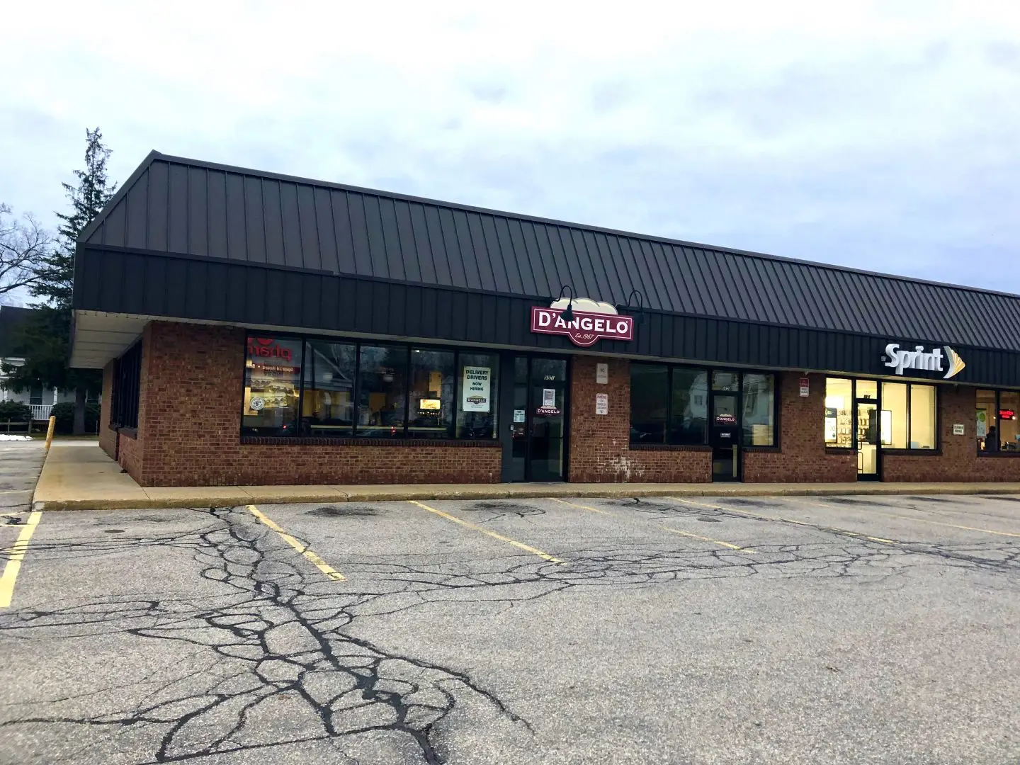 Papa Gino’s and D’Angelo Closed